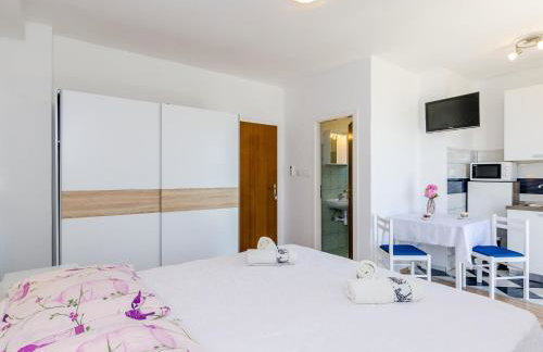 Apartments Cypress Sea Cove - Premium Studio Apartment with Balcony and Sea View A2 - Foto 24