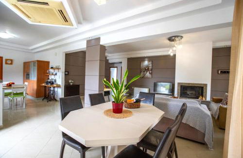 Seascape Village - Spacious 3-Bed Apartment with Private Garden and Parking - Foto 25