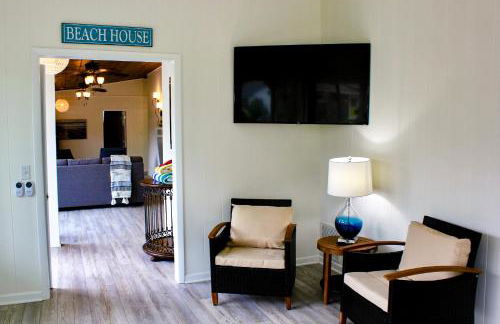 Newly Renovated! Old Homestead Beach Home - Foto 11