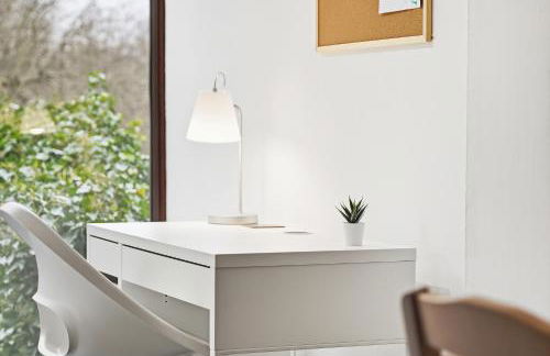 Ideal for Contractors Off-Street Parking Fast Wi-Fi - Foto 7