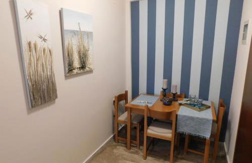 A Bright Home Away From Home - Foto 22