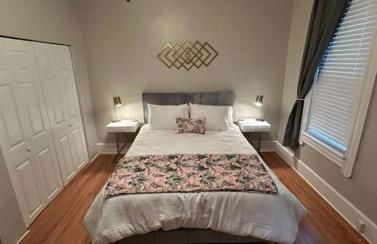 Charming 2BR Home with Office - Photo 3