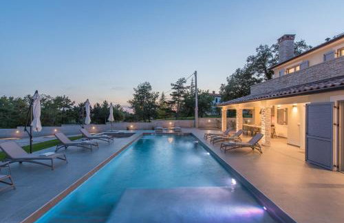 Villa Aurelia near Labin for 9 persons with heated 60 m2 pool, wellness & kids playground - Foto 19