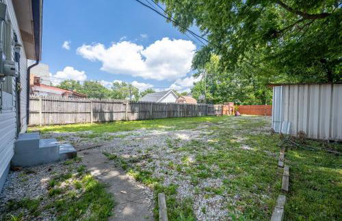 Affordable, Quaint Retreat! 5 Mins to Downtown - Photo 62