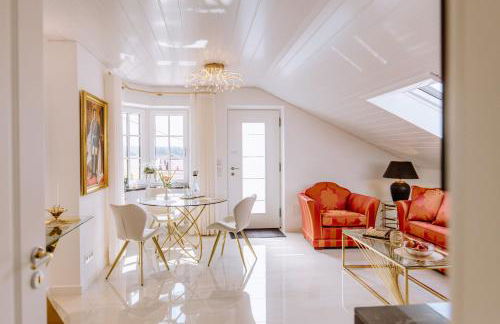 Ferienwohnung König Ludwig - Modernes Design-Apartment für Paare und Genießer am Starnberger See by LIVARIA - Foto 3