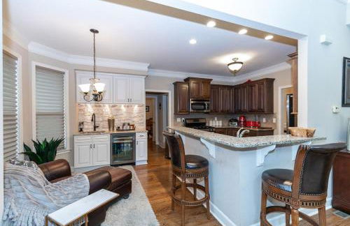 World Cup Stay Near Six Flags & Downtown - Foto 5