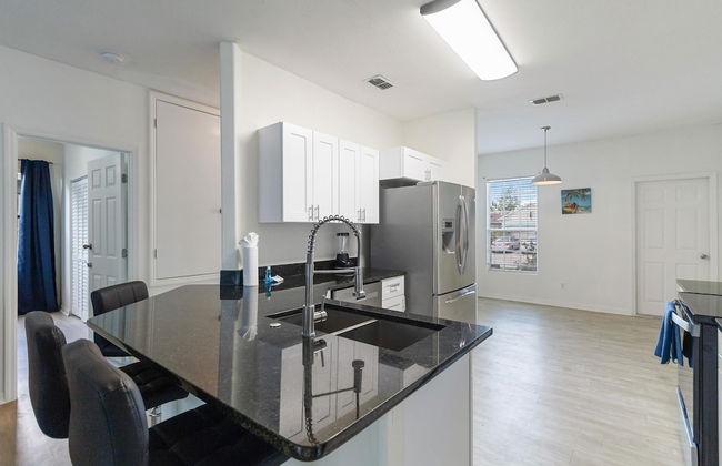 5/3 Pool Home Located in Sunset Ridge Community! - Foto 5