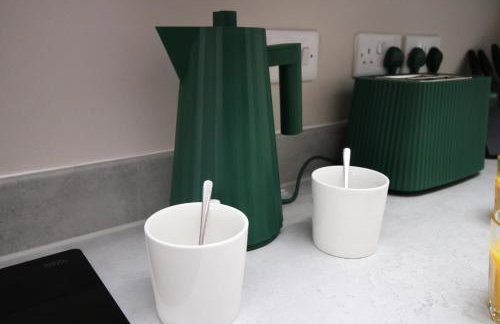 Elegant 2BR w/ Pool Table in Prime Location - Foto 20