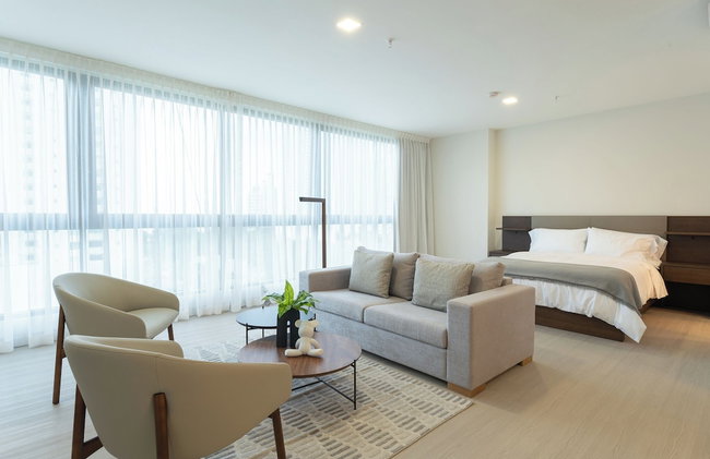 Arcadia Condo Suites - Photo 27