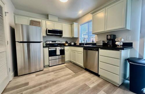 Duck Den - 3BR Near UofO Campus - Photo 5