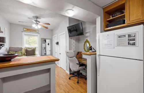 Bright & Chic 1st Flr Studio - Short-Midterm Stays - Foto 5