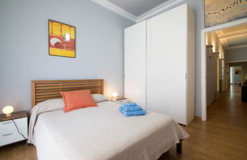 Luxury Central Apartment - Photo 32