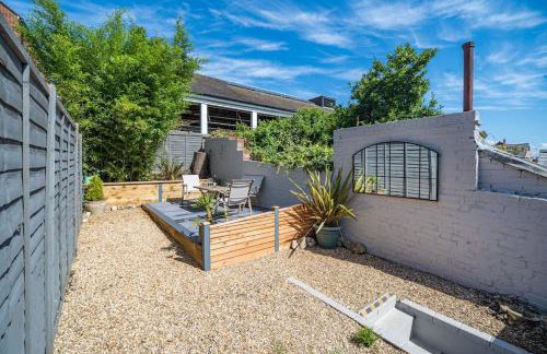 Captain's Cottage - 1BR, Garden, 2-Min Walk to High St - Foto 12