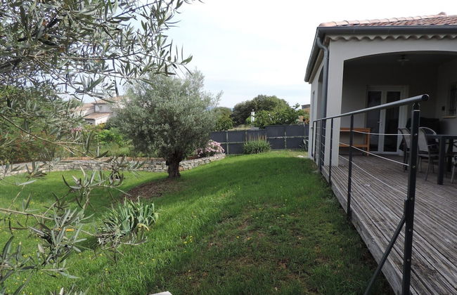 Attractive Holiday Home With Private Pool - Photo 35