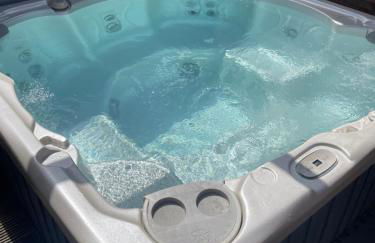 Glasshouse hot tub lodge - Foto 8