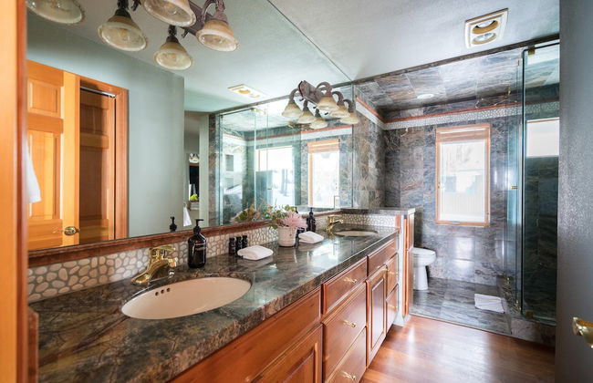 Juniper by Avantstay Incredible Mountainside Home w/ Incredible Lake Views! - Foto 17