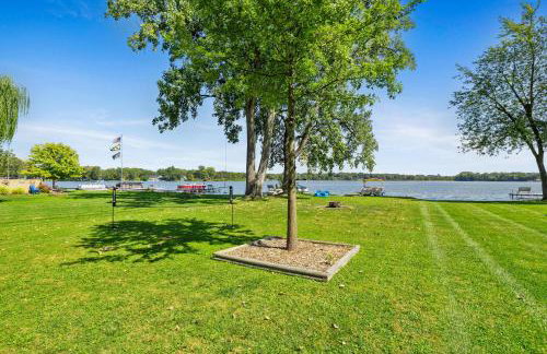 Lakefront Home on Pike Lake with Private Dock and Firepit - Foto 26