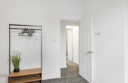 Unique 3 Bedrooms, 3 Ensuite, FREE WiFi, Private Parking - Foto 8