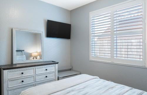 Spacious 4BR Home With BBQ, Near Sequoia & Fresno - Photo 22