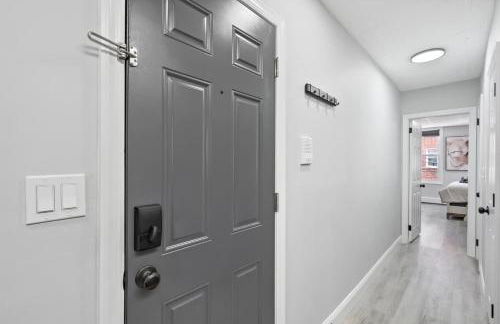 New and Beautiful 2BR Apt in Prime Spot 20 Min to NYC - Foto 16