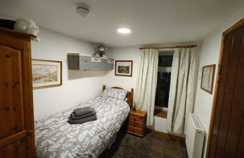 Welsh Miners Cottage Four Bedroom House - Foto 14