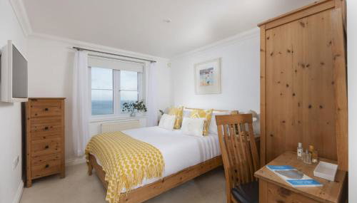 Bay View, Compass Point, Sea Views, Free Parking and WiFi - Foto 3, wardrobe