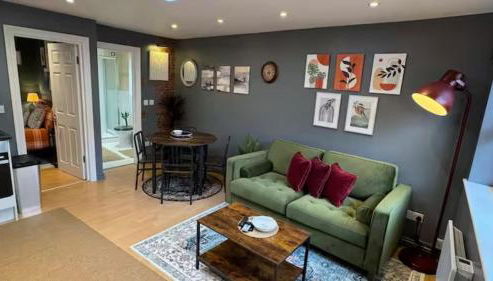 Watford High Street apartment with kitchen & sofa bed - Foto 5