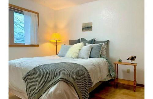 Lovely Condo Across from Downtown w Mountain View - Foto 2