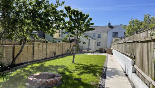 The Little Seahorse - Newly Renovated Cottage 5mins Walk The Beach with Hot Tub - Foto 4, Garden