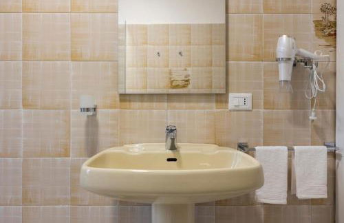 Casa More, Costa Volpino Ospitar - Photo 24