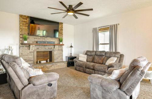 Family-Friendly Seward Home with Sauna and Pool! - Foto 2