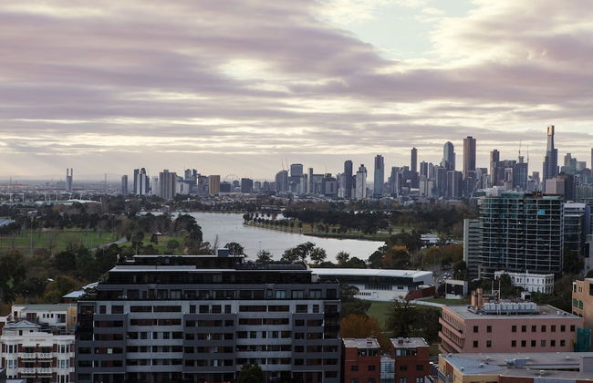 Ocean Views St Kilda Apartment by Ready Set Host - Foto 19