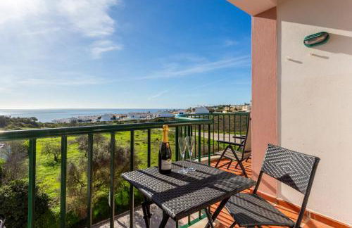 Lovely 2 bedroom apartment including pool, stunning ocean views & beach closeby - Foto 20