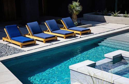 Black C House Modern w pool spa - Photo 7