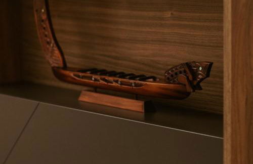 Waterfront Spacious 1BR, Den Walk to Pike Place - Photo 35