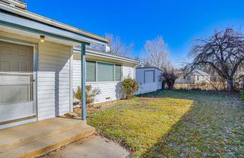 11 Mi to Burney Falls Charming Home with Fireplace - Foto 26