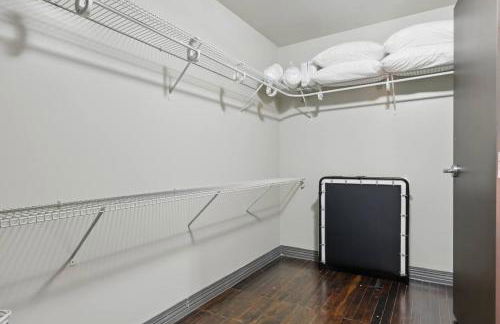 Luxury Penthouse with City Views - Foto 14