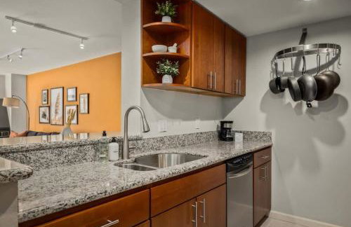 Urban Gallery Loft - King Bed - Larimer Square - Foto 6