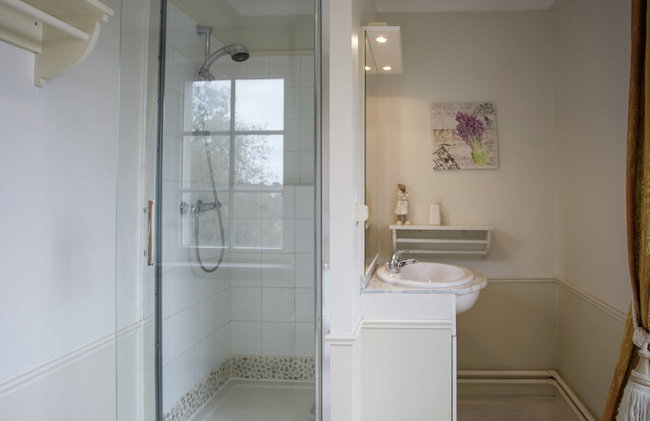 Beautiful Villa Near the Sea - Photo 53