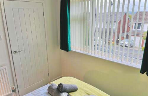 Lovely 4-bed home sleeps 8 Nr Bolton Stadium & M61 - Photo 48