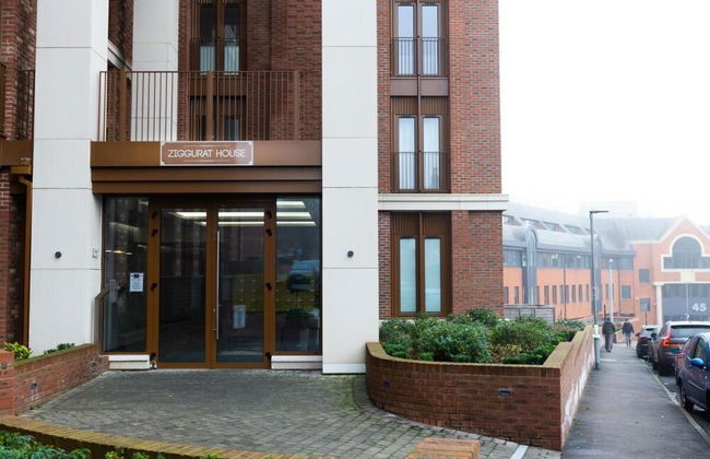 Absolute Stays on Grosvenor- Free Wifi Families Contractors Longshort Stays - Foto 11