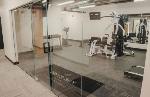 River North Private Balcony With In and Out Parking - Foto 41