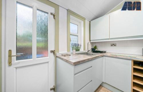 Historic 3 Bed Private Parking Nr Railway Station - Foto 13