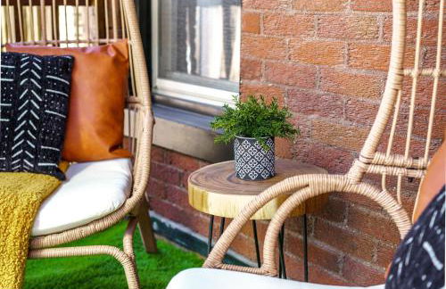 Jungle House Columbus Short North Downtown Free Parking - Steps to Convention Center & Nationwide Arena - 2BR Luxury Home - Sleeps 8 - Over 5,800 Five Star Stays - Foto 7