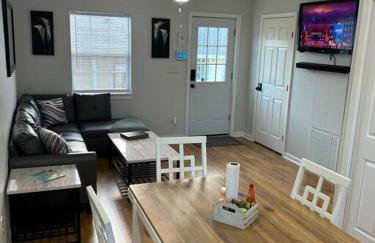 Bay Breeze Bliss-Hot Tub, Bar and Canal 5mi to Beach - Foto 16