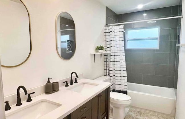 Quiet Spacious Home Close to Clearwater Beaches - Photo 24