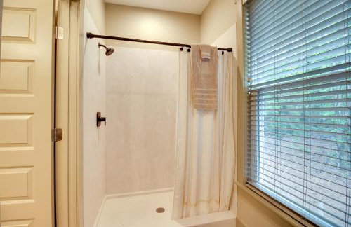 Spacious Midway Cottage with Porches, Near Hunting! - Foto 23