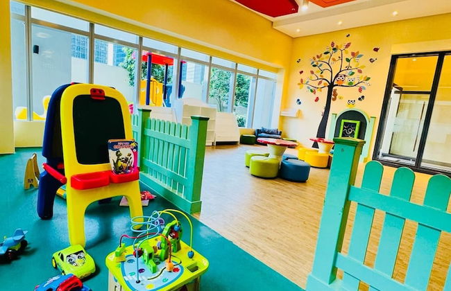 Andi and Frances' Place at BGC - Photo 34