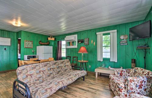 Lakefront Retreat with Boat Rentals, Beach and Bar - Foto 3