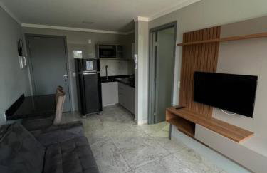 FLAT BEM LOCALIZADO COM PISCINa - Foto 1